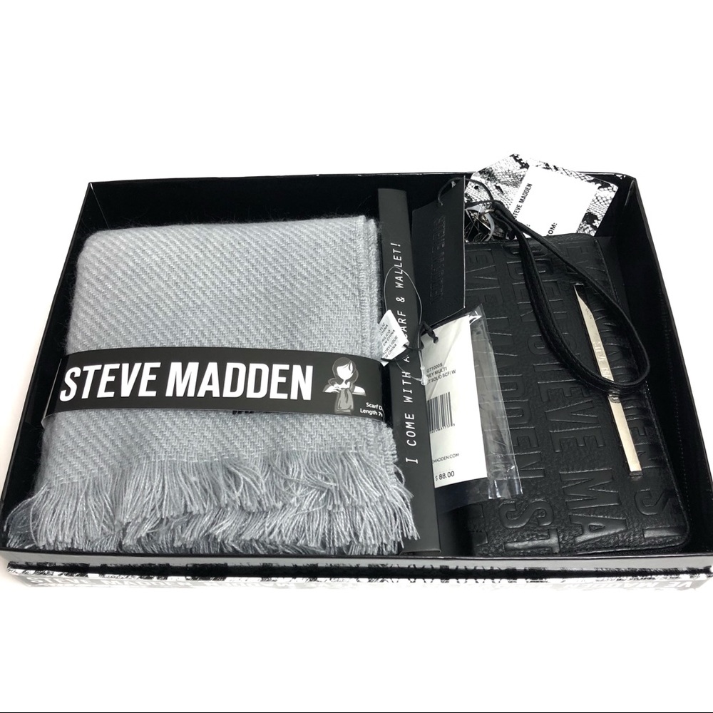 *NEW* Steve Madden Scarf and Wallet Gift Sets